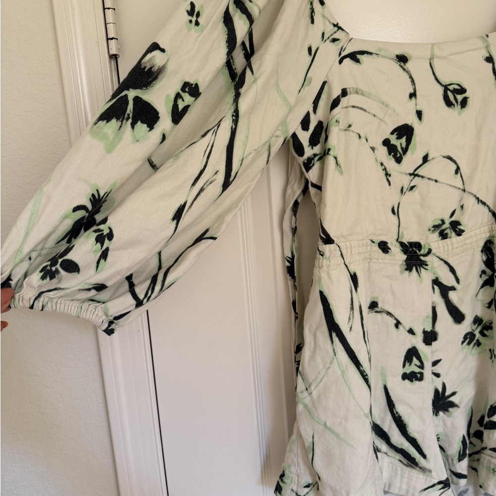 Tanya Taylor
ADD TO HEARTS
Stevie Romper - Picture 12 of 12